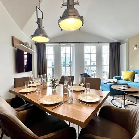 Moderne Mit 2 Schlafzimmern Und Balkon Apartment *