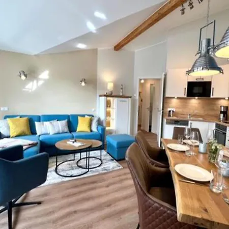 Moderne Mit 2 Schlafzimmern Und Balkon Apartment