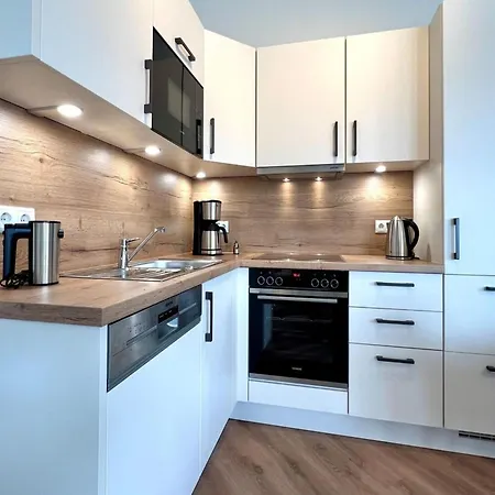 Moderne Mit 2 Schlafzimmern Und Balkon Apartment *