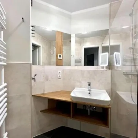 Apartment Moderne Mit 2 Schlafzimmern Und Balkon *
